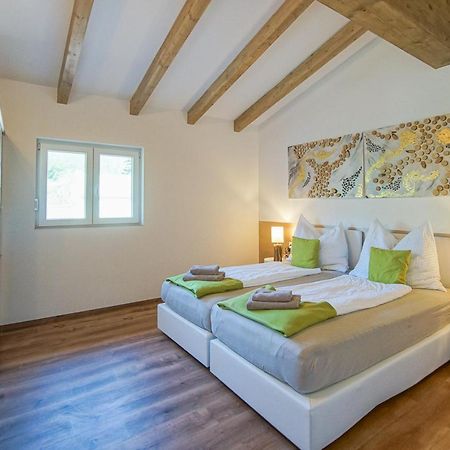 Appartement Auszeit Steiraland Penthouse 9 Mit Grossen Balkon Und Parkplatz à Leoben  Extérieur photo