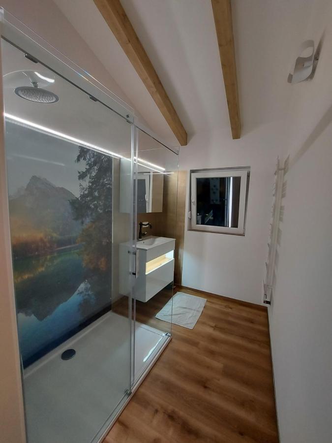 Appartement Auszeit Steiraland Penthouse 9 Mit Grossen Balkon Und Parkplatz à Leoben  Extérieur photo