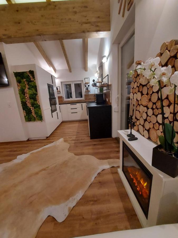 Appartement Auszeit Steiraland Penthouse 9 Mit Grossen Balkon Und Parkplatz à Leoben  Extérieur photo